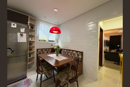 Casa à venda com 185m², 3 quartos e 2 vagas Casa à venda com 185m², 3 quartos e 2 vagasCozinha