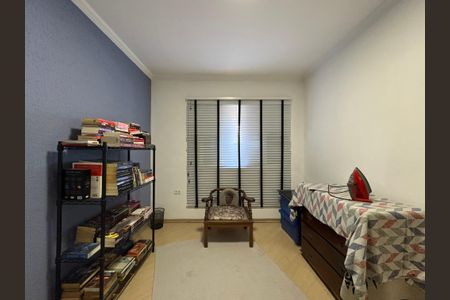 Casa à venda com 185m², 3 quartos e 2 vagas Casa à venda com 185m², 3 quartos e 2 vagasEscritório