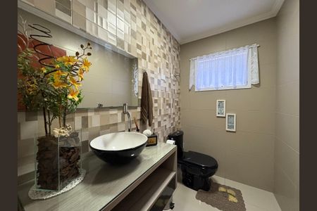 Casa à venda com 185m², 3 quartos e 2 vagas Casa à venda com 185m², 3 quartos e 2 vagasLavabo