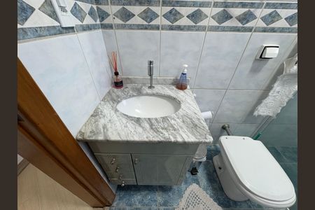 Casa à venda com 185m², 3 quartos e 2 vagas Casa à venda com 185m², 3 quartos e 2 vagasBanheiro
