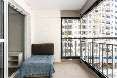 Apartamento à venda com 66m², 3 quartos e 1 vaga Apartamento à venda com 66m², 3 quartos e 1 vagaVaranda