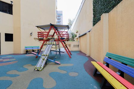 Apartamento à venda com 98m², 3 quartos e 2 vagas Apartamento à venda com 98m², 3 quartos e 2 vagasÁrea comum - Playground