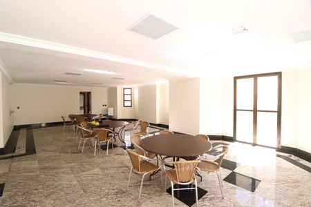 Apartamento para alugar com 340m², 5 quartos e 3 vagasÁrea comum - Salão de festas