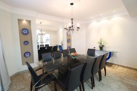 Apartamento para alugar com 340m², 5 quartos e 3 vagasCopa