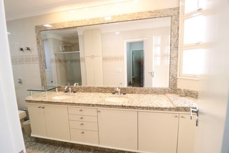 Apartamento para alugar com 340m², 5 quartos e 3 vagasSuíte 2