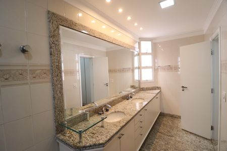 Apartamento para alugar com 340m², 5 quartos e 3 vagasSuíte 2