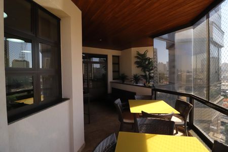 Apartamento para alugar com 340m², 5 quartos e 3 vagasVaranda