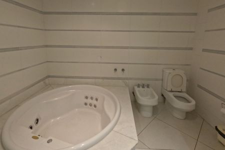Apartamento para alugar com 480m², 5 quartos e 6 vagasBanheiro da Suíte 6