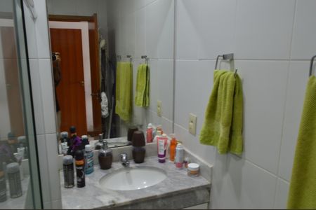 Apartamento à venda com 180m², 4 quartos e 1 vagaBanheiro da Suíte