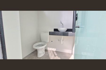 Casa à venda com 250m², 3 quartos e 3 vagasBanheiro de Serviço