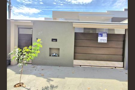 Casa à venda com 250m², 3 quartos e 3 vagasFachada