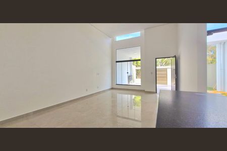 Casa à venda com 250m², 3 quartos e 3 vagasSala/Cozinha