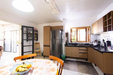 Casa à venda com 176m², 4 quartos e 2 vagas Casa à venda com 176m², 4 quartos e 2 vagasCozinha