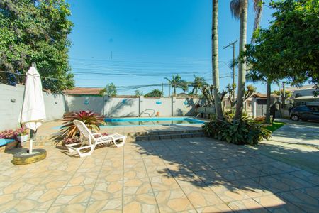Casa à venda com 176m², 4 quartos e 2 vagas Casa à venda com 176m², 4 quartos e 2 vagasÁrea Externa