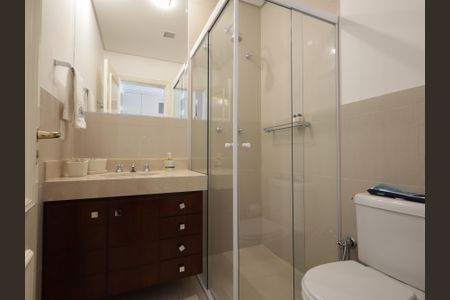 Apartamento à venda com 425m², 5 quartos e 6 vagasBanheiro da Suíte 1