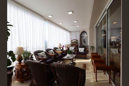 Apartamento à venda com 425m², 5 quartos e 6 vagasVaranda da Sala
