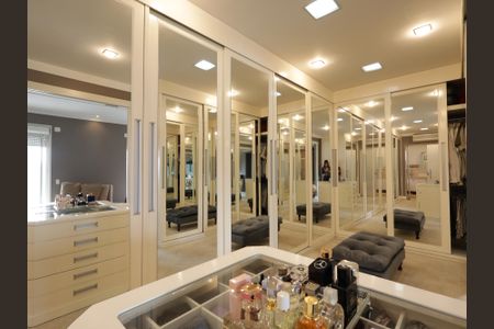 Apartamento à venda com 425m², 5 quartos e 6 vagasCloset da suíte 4