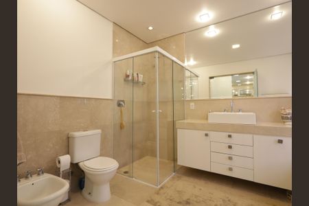 Apartamento à venda com 425m², 5 quartos e 6 vagasBanheiro da Suíte 4