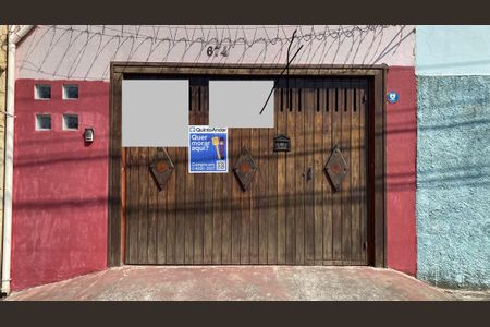 Casa à venda com 320m², 4 quartos e 9 vagas Casa à venda com 320m², 4 quartos e 9 vagasFachada