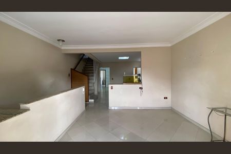 Casa à venda com 320m², 4 quartos e 9 vagas Casa à venda com 320m², 4 quartos e 9 vagasSala