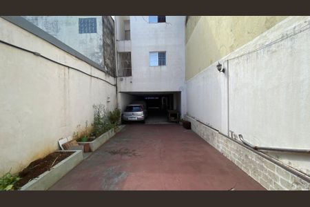 Casa à venda com 320m², 4 quartos e 9 vagas Casa à venda com 320m², 4 quartos e 9 vagasQuintal