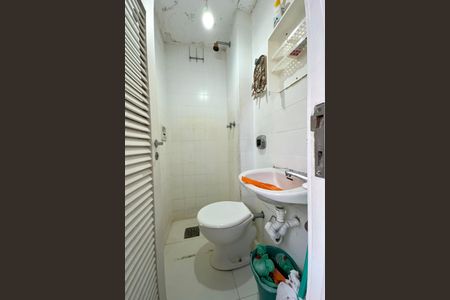 Apartamento à venda com 72m², 2 quartos e 1 vaga Apartamento à venda com 72m², 2 quartos e 1 vagaBanheiro de Serviço