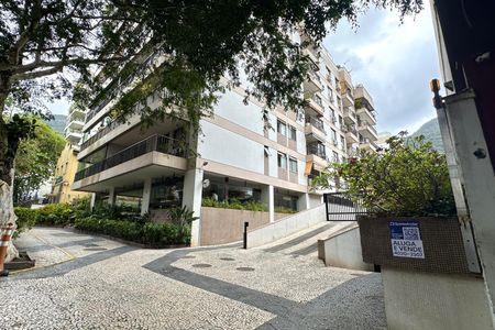Apartamento à venda com 72m², 2 quartos e 1 vaga Apartamento à venda com 72m², 2 quartos e 1 vagaPlaca