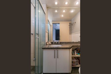 Apartamento à venda com 69m², 2 quartos e 2 vagas Apartamento à venda com 69m², 2 quartos e 2 vagasBanheiro Suíte