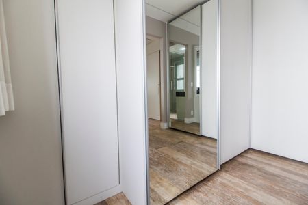 Apartamento para alugar com 69m², 1 quarto e 2 vagas Apartamento para alugar com 69m², 1 quarto e 2 vagasCloset