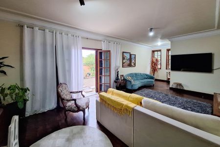 Sala de casa à venda com 5 quartos, 375m² em Piratininga, Niterói