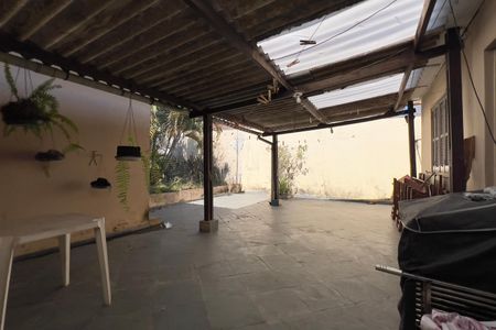 Casa à venda com 500m², 2 quartos e 2 vagas Casa à venda com 500m², 2 quartos e 2 vagasÁrea externa