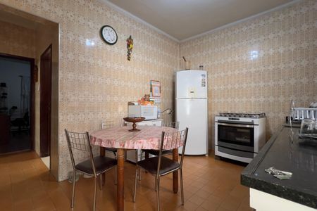 Casa à venda com 500m², 2 quartos e 2 vagas Casa à venda com 500m², 2 quartos e 2 vagasCozinha
