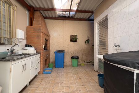 Casa à venda com 500m², 2 quartos e 2 vagas Casa à venda com 500m², 2 quartos e 2 vagasÁrea de Serviço