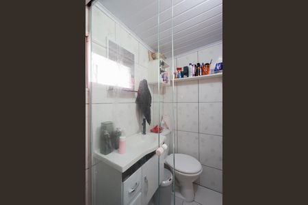 Casa à venda com 280m², 4 quartos e 4 vagas Casa à venda com 280m², 4 quartos e 4 vagasEdícula - Banheiro