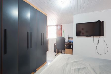 Casa à venda com 280m², 4 quartos e 4 vagas Casa à venda com 280m², 4 quartos e 4 vagasEdícula - Quarto