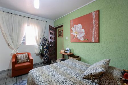 Casa à venda com 280m², 4 quartos e 4 vagas Casa à venda com 280m², 4 quartos e 4 vagasQuarto 2