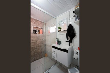 Casa à venda com 280m², 4 quartos e 4 vagas Casa à venda com 280m², 4 quartos e 4 vagasEdícula - Banheiro