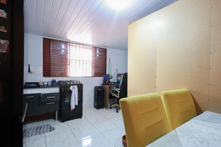 Casa à venda com 280m², 4 quartos e 4 vagas Casa à venda com 280m², 4 quartos e 4 vagasEdícula - Cozinha