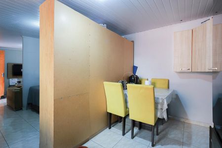 Casa à venda com 280m², 4 quartos e 4 vagas Casa à venda com 280m², 4 quartos e 4 vagasEdícula - Cozinha