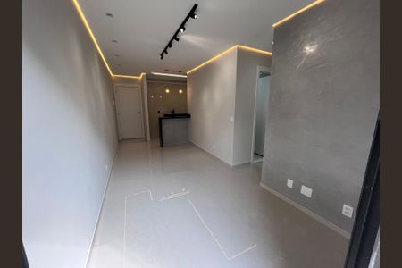 Apartamento à venda com 70m², 3 quartos e 1 vaga Apartamento à venda com 70m², 3 quartos e 1 vagaSala