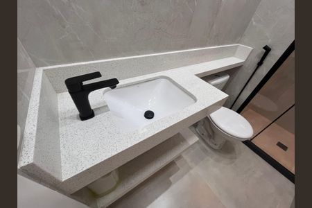 Apartamento à venda com 70m², 3 quartos e 1 vaga Apartamento à venda com 70m², 3 quartos e 1 vagaBanheiro