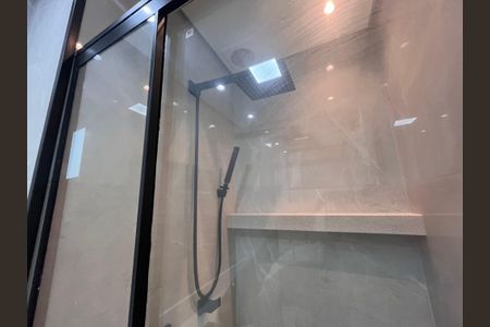 Apartamento à venda com 70m², 3 quartos e 1 vaga Apartamento à venda com 70m², 3 quartos e 1 vagaBanheiro