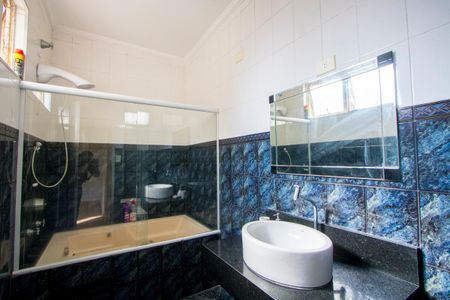 Casa à venda com 136m², 2 quartos e 2 vagas Casa à venda com 136m², 2 quartos e 2 vagasBanheiro do quarto 1