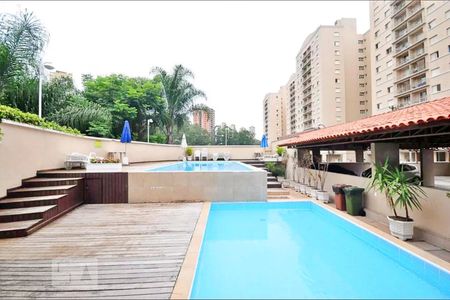 Apartamento à venda com 100m², 2 quartos e 2 vagasÁrea comum - Piscina