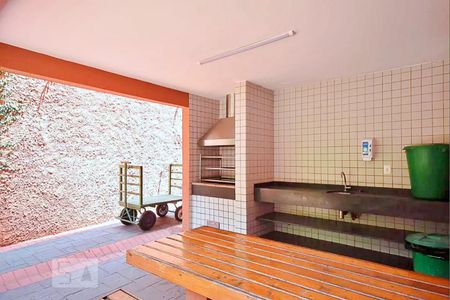 Apartamento à venda com 100m², 2 quartos e 2 vagasÁrea comum - Churrasqueira