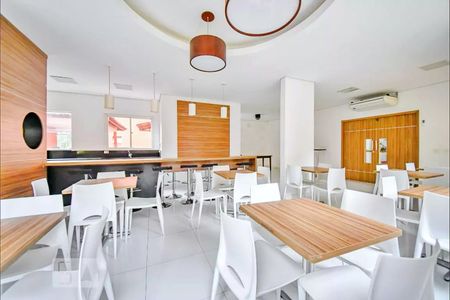 Apartamento à venda com 100m², 2 quartos e 2 vagasÁrea comum - Salão de festas