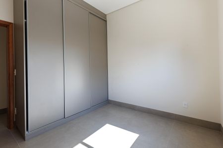 Casa de condomínio para alugar com 205m², 4 quartos e 4 vagas Casa de condomínio para alugar com 205m², 4 quartos e 4 vagasQuarto 3