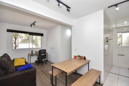 Sala de apartamento para alugar com 2 quartos, 42m² em Jardim Helga, São Paulo