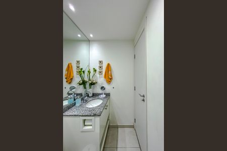 Apartamento à venda com 65m², 2 quartos e 2 vagasBanheiro