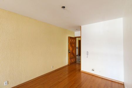 Apartamento à venda com 72m², 2 quartos e 1 vagaSala